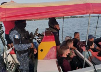 autoridades, emigrantes, cubanos, Guatemala, emigración