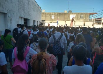 Mayabeque reanuda curso escolar en medio de escasez y apagones