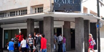 CADECA, Cuba, MLC, dólares