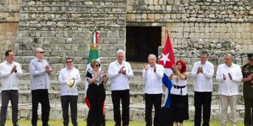 Miguel Díaz-Canel y Lis Cuesta llegan a México