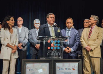 Rocío Monasterio y Hermann Tertsch reciben las llaves de la ciudad de Miami