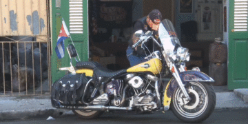 Motocicleta Harley Davidson en Cuba