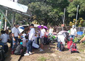 Migrantes cubanos en la frontera entre Costa Rica y Nicaragua