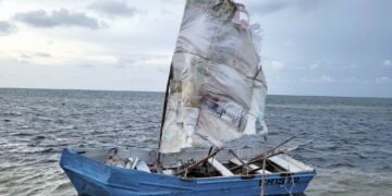 Ocho  balseros cubanos llegaron esta mañana a la Florida