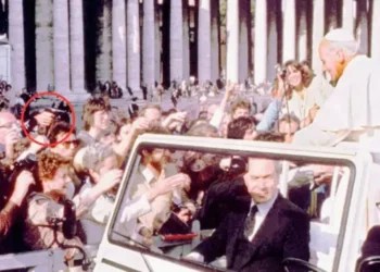 Momento del atentado contra Juan Pablo II en 1981