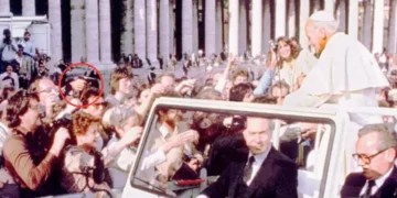 Momento del atentado contra Juan Pablo II en 1981