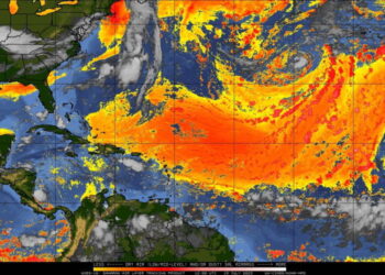 Nube que polvo del Sahara sobre el océano Atlántico, temperaturas, calor