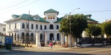 Mansión de 23 y B, Cuba, dictadura, escuela