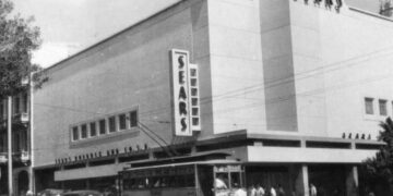 Tienda Sears frente al actual Parque de la Fraternidad