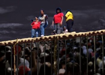 Los cubanos se lanzan a la calle en Santiago de Cuba