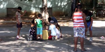 Niños cubanos en una calle de La Habana