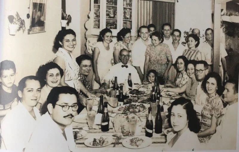 Andrés Moya celebrando el Día de los Padres en su casa, en Bayamo 