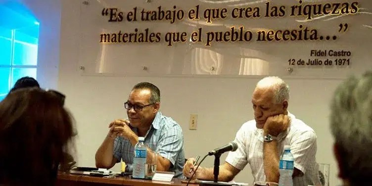 Jesús Otamendiz Campos (izquierda), nuevo ministro de Trabajo y Seguridad Social de Cuba