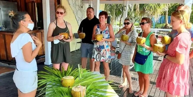 Turistas canadienses en Cuba
