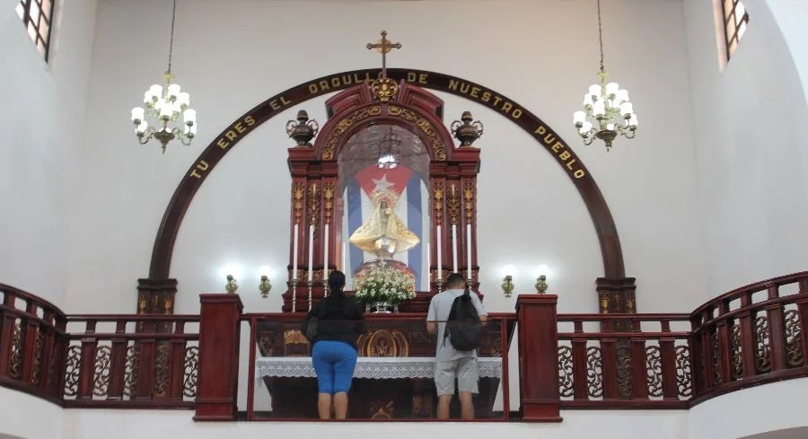 Imagen de la Virgen de La Caridad en el Santuario Diocesano de Nuestra Señora de La Caridad de Santa Clara 