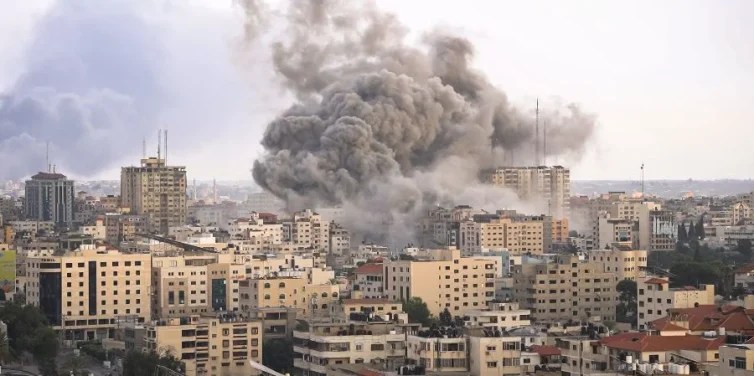 Un ataque aéreo israelí sobre la Franja de Gaza