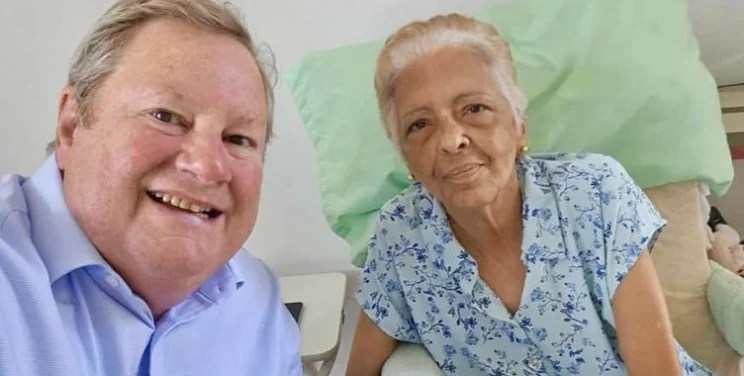Mike Hammer, Cuba, Martha Beatriz Roque
