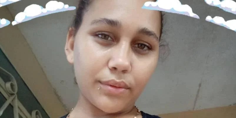 Según observatorios independientes el nombre de la víctima es Elianne Reyes Gómez. No obstante, en Facebook se presentaba como Eliany Reyes Gómez