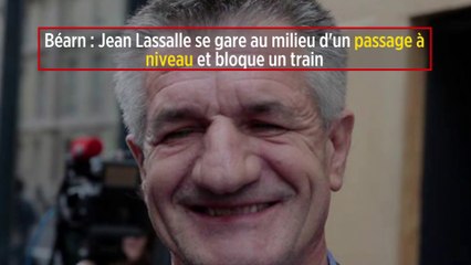 Profondément ce qu'il a écrit même si c'est france info”, . Bearn Jean Lassalle Se Gare Au Milieu D Un Passage A Niveau Et Bloque Un Train Le Point