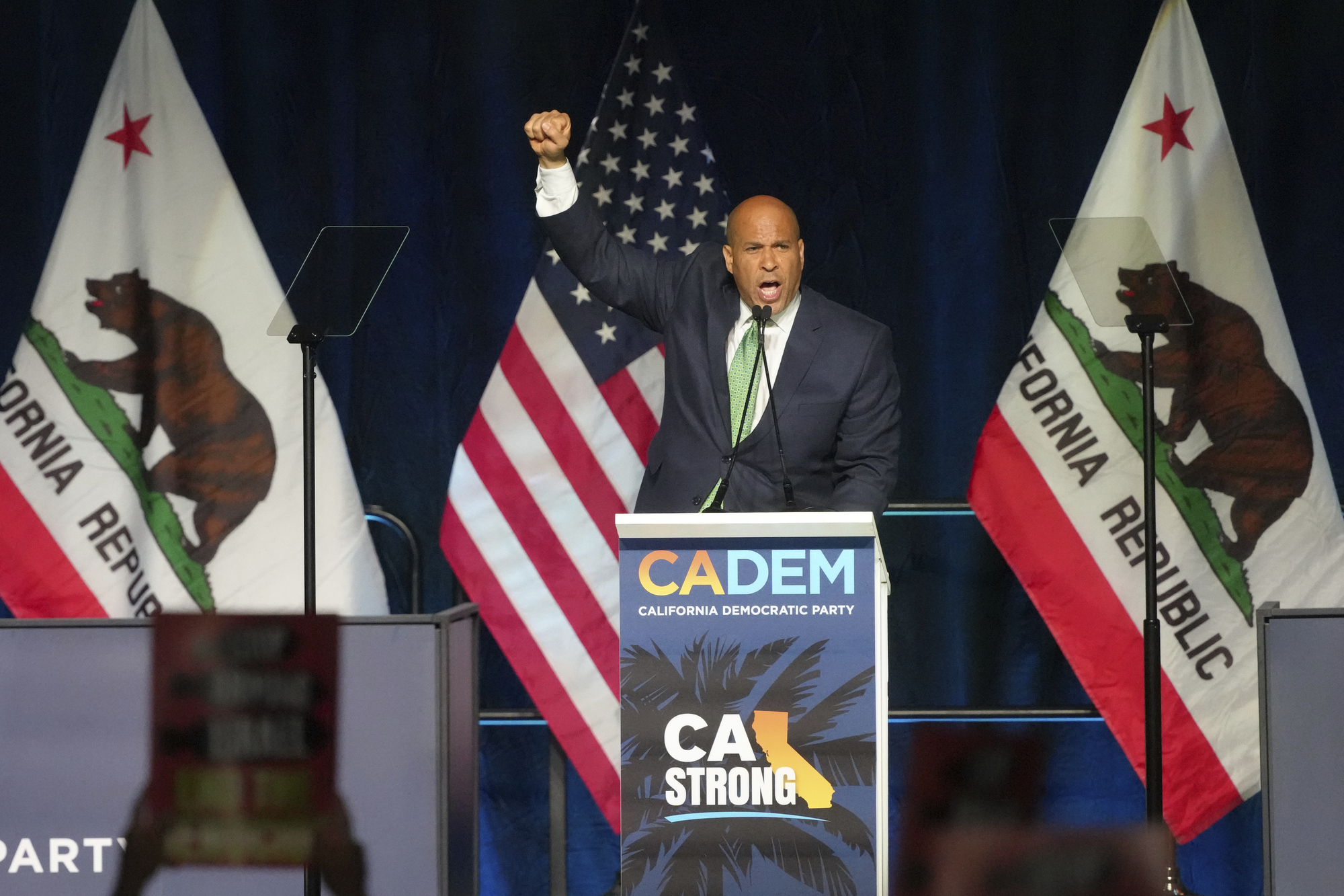 Sen. Cory Booker fires up crowd at California Democratic Birthday party Conference – Day-to-day Information