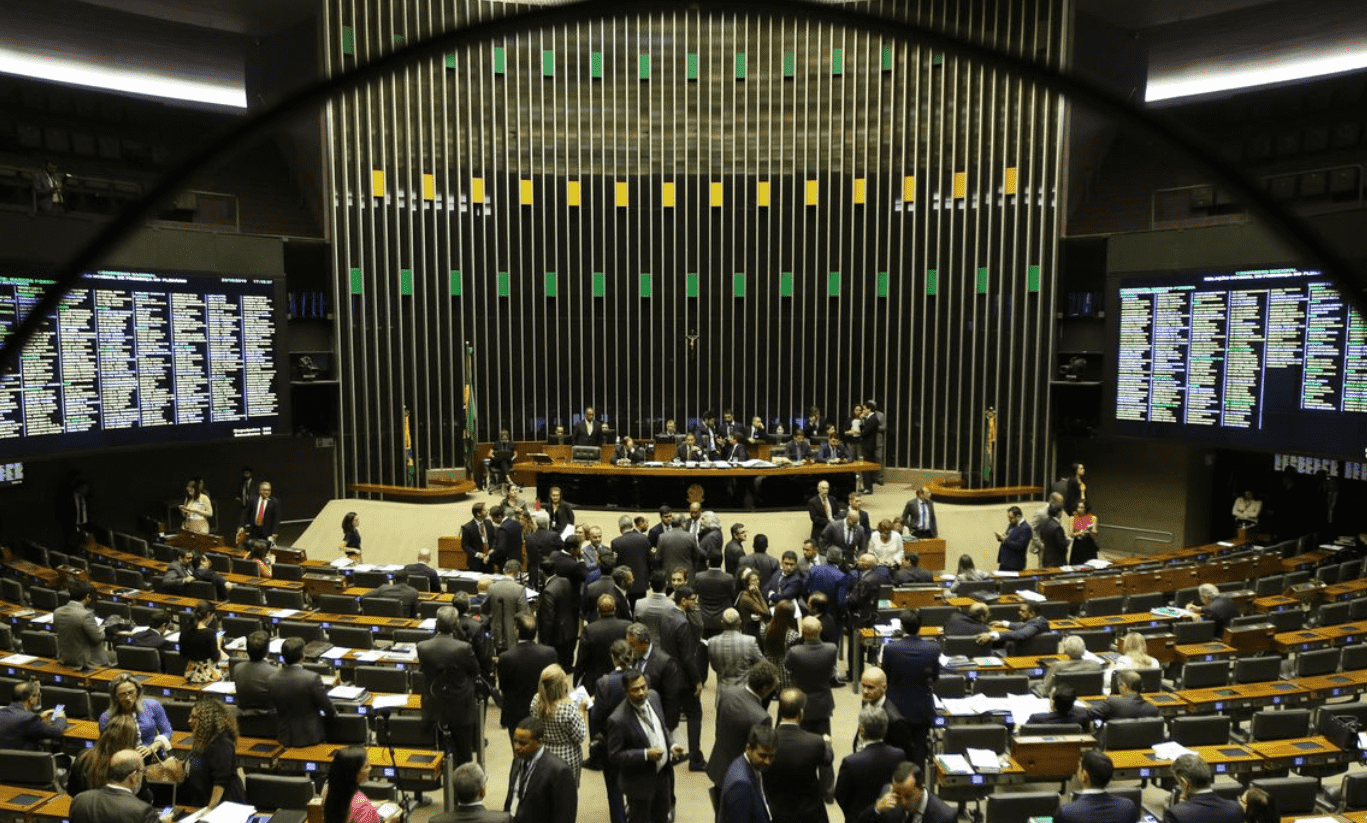Entenda o que é foro privilegiado e quem tem esse direito | DCI