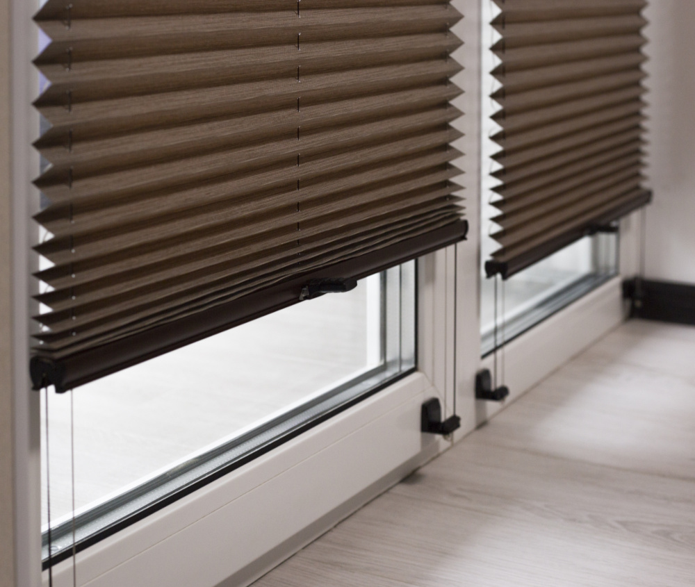 Außerdem schützen raffstores besser vor wärmeeinstrahlung als . Alles zum Thema Sicht- und Sonnenschutz | Deutsche Fensterbau