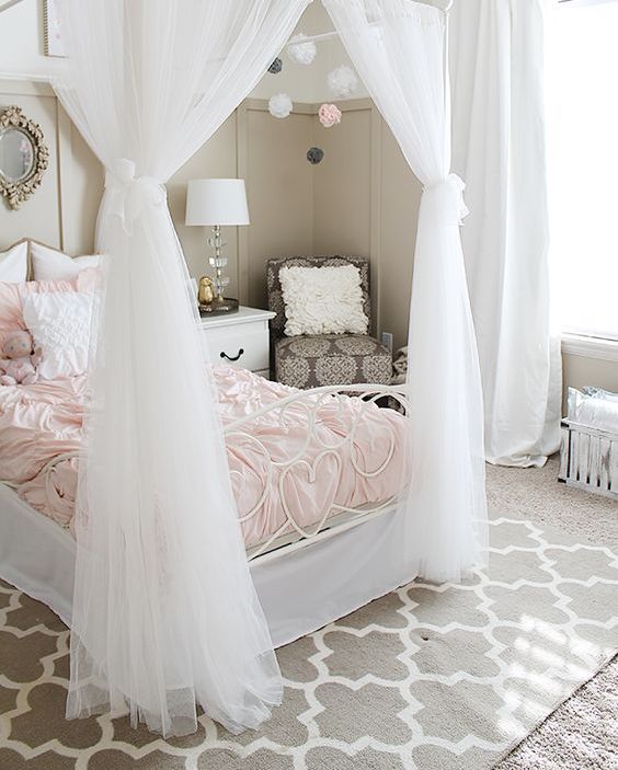 These mini takes on ice cream cake are loaded with possibilities. 31 Sweetest Bedding Ideas For Girlsâ Bedrooms - DigsDigs