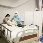 MUJER CON COVID-19 DIO A LUZ SALUDABLE BEBÉ EN CHINCHEROS