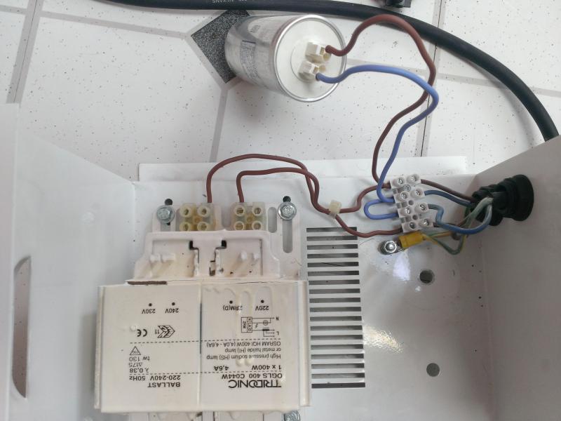 The ballast controls the current to the bulb. How To Fix A Ignitor To A Tridonic Ogls Co44w 400w Ballast Diynot Forums
