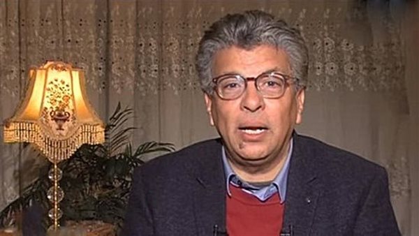 خالد منتصر: التخلي عن الدواء لصالح الأعشاب خطر يهدد المرضى (فيديو)