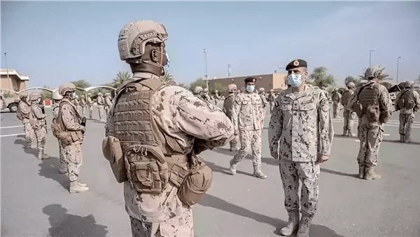 عاجل.. السعودية تحبط هجومًا على حقل شيبة النفطي في الربع الخالي عاجل.. السعودية تحبط هجومًا على حقل شيبة النفطي في الربع الخالي