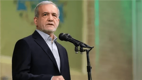 الرئيس الإيراني: لسنا بصدد امتلاك أسلحة نووية ولا نريد مشاكل مع جيراننا