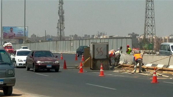 غلق جزئى أعلى الدائرى أمام طلعة الغاز بالتجمع غلق جزئى أعلى الدائرى أمام طلعة الغاز بالتجمع