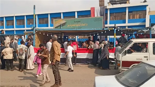 عمليات المنظمة المصرية لحقوق الإنسان: توافد ملحوظ للناخبين وارتفاع الكثافة التصويتية عمليات المنظمة المصرية لحقوق الإنسان: توافد ملحوظ للناخبين وارتفاع الكثافة التصويتية