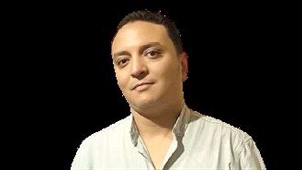 النحاتون.. شباب &laquo;حجازة&raquo; يحوّلون الخشب لأدوات منزلية على الطريقة الفرعونية: نحيى تراث الأجداد