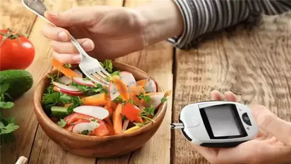 معلومة في كبسولة.. أكبر غلطة لمريض السكر في السحور (فيديو) معلومة في كبسولة.. أكبر غلطة لمريض السكر في السحور (فيديو)