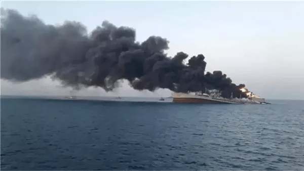انفجار يهز ناقلة نفط قرب ميناء مبارك الكبير فى الكويت