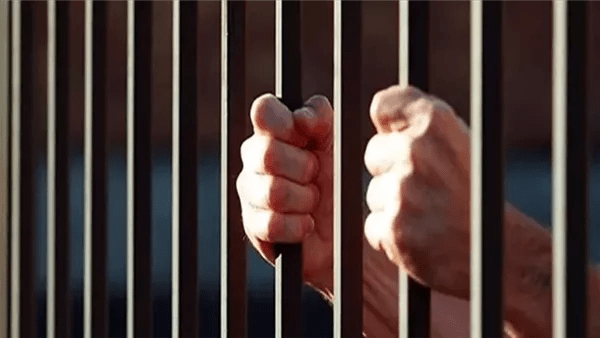 المشدد 3 سنوات لعامل متهم بالاتجار فى المواد المخدرة بسوهاج المشدد 3 سنوات لعامل متهم بالاتجار فى المواد المخدرة بسوهاج