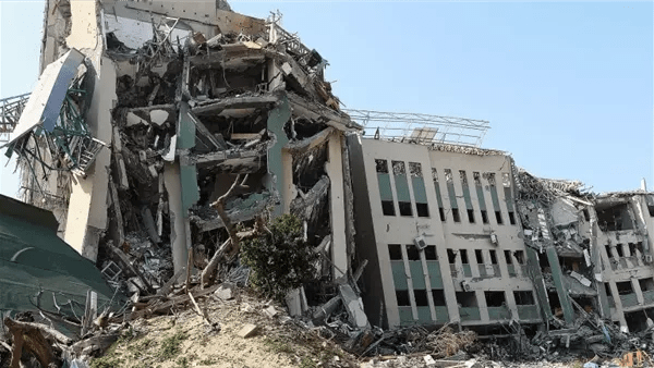 جهات حكومية بقطاع غزة تحذر من خطر انهيار خدمات المياه والصرف الصحي