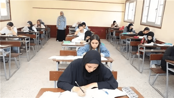 وسط إجراءات مشددة.. لجان الثانوية العامة تستعد لاستقبال الطلاب قبل امتحان التفاضل والتكامل