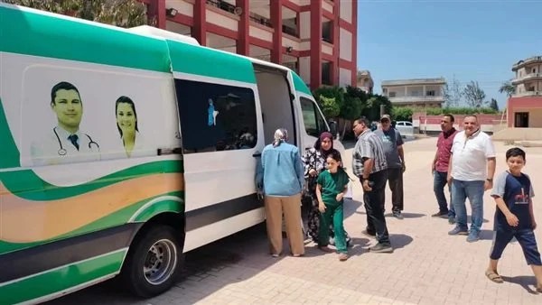 الكشف الطبي بالمجان على 990 مواطنا في قرية في دمياط 