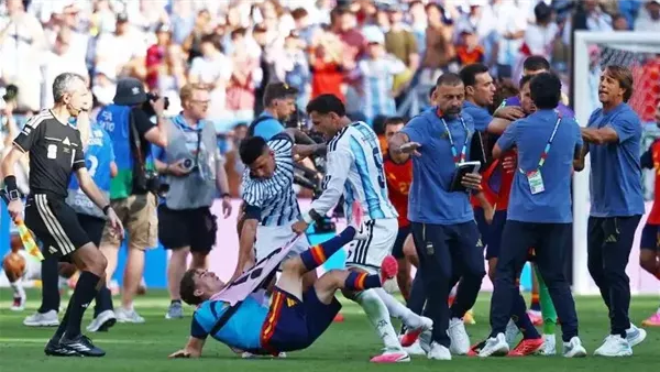 الأرجنتين تحت طائلة العقوبات.. &laquo;فيفا&raquo; يفتح ملف أحداث مونديال أمريكا