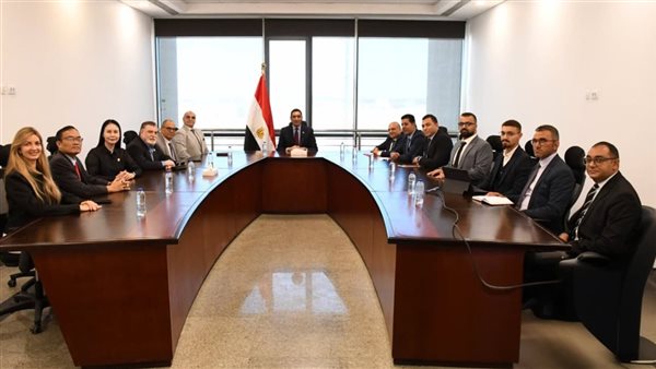وزير الشباب يبحث مع وفد صيني مقترحات تطوير المنشآت الرياضية