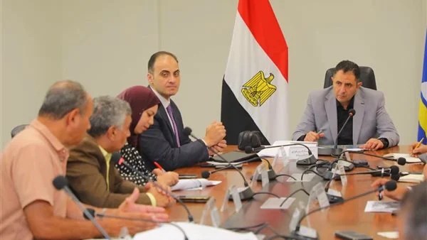 محافظ دمياط يناقش تطوير الطريق الدولي الساحلي 
