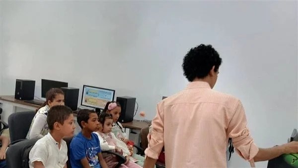 صناع الحياة تنفذ تدريبًا للأطفال في البرمجة والذكاء الاصطناعي والأردوينو بمركز تنمية الأسرة والطفل بسوهاج