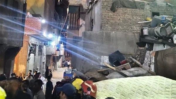  مصرع سيدة وطفلة وإصابة 5 آخرين في انهيار عقار بحدائق القبة