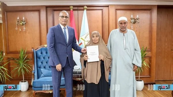 تسليم 28 عقد تقنين جديد للمستفيدين من أراضي الدولة بكفر الشيخ 