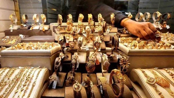 أسعار الذهب اليوم في مصر.. عيار 21 وسعر الجنيه الذهب بالمصنعية أسعار الذهب اليوم في مصر.. عيار 21 وسعر الجنيه الذهب بالمصنعية
