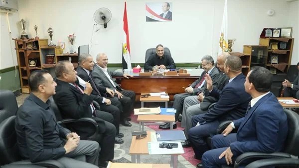 مدير تعليم الوادي الجديد يبحث مع القيادات خطة العمل وجاهزية المدارس