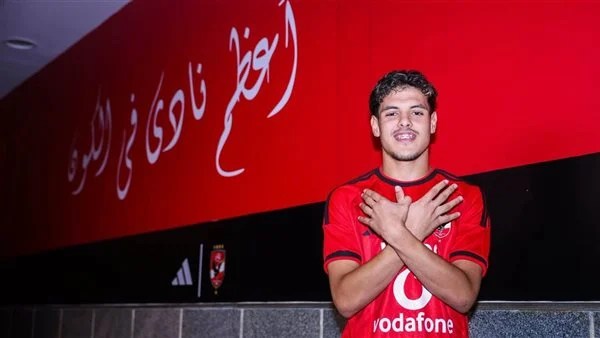 45 مليون جنيه و3 مكافآت.. كواليس عقد محمود صلاح صفقة الأهلي الجديدة 45 مليون جنيه و3 مكافآت.. كواليس عقد محمود صلاح صفقة الأهلي الجديدة